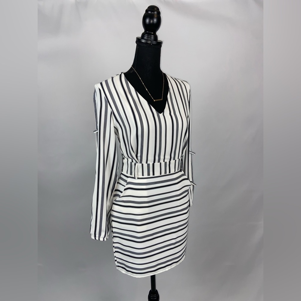 Mini dress CBR Dress Black+ White Small V-Neck NWT